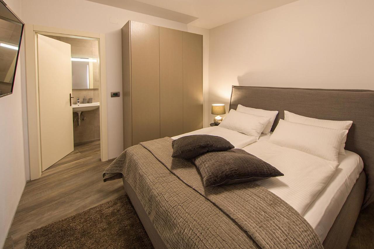 Aldila Art Rooms, Apartment And Vacation House Smartno Kültér fotó