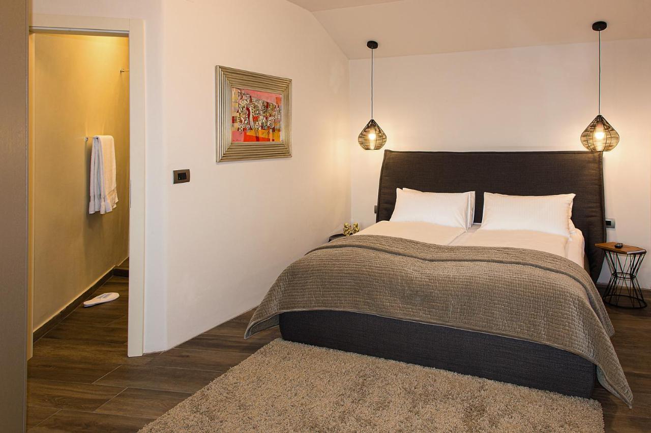 Aldila Art Rooms, Apartment And Vacation House Smartno Kültér fotó