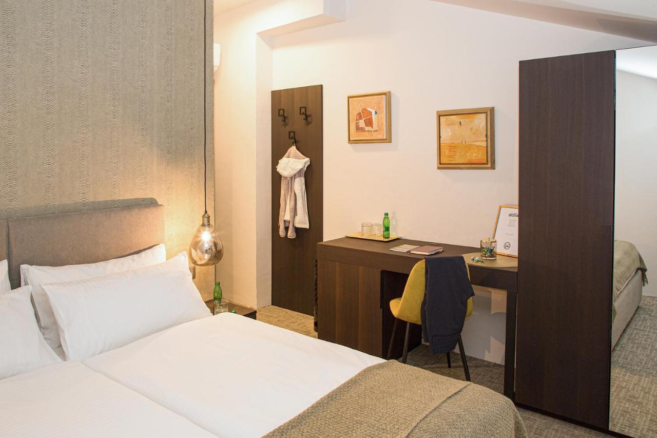 Aldila Art Rooms, Apartment And Vacation House Smartno Kültér fotó