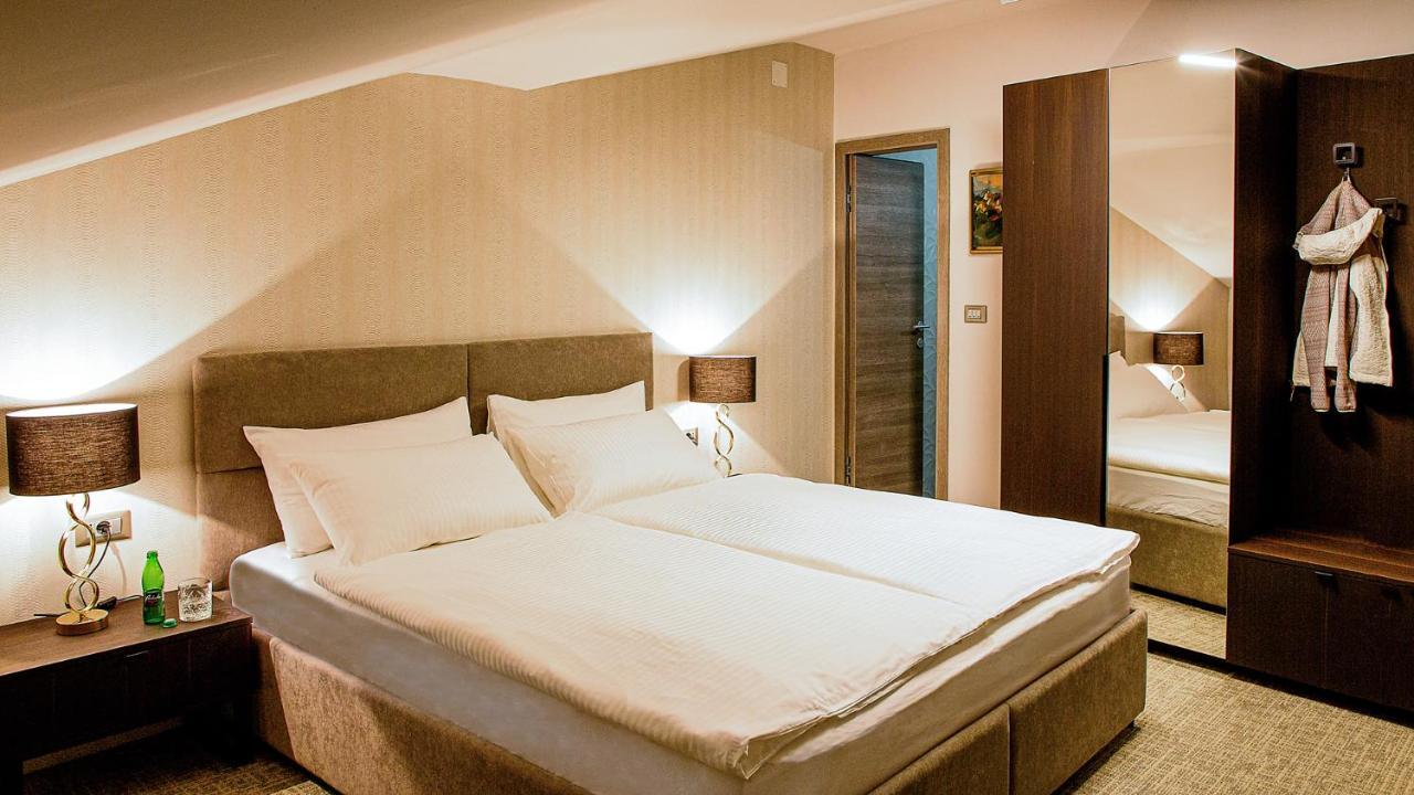 Aldila Art Rooms, Apartment And Vacation House Smartno Kültér fotó